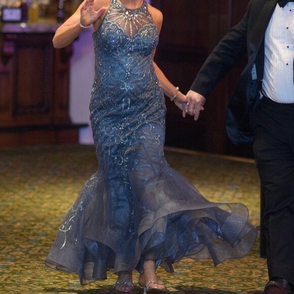 IVONNE D 117D62 Gown Size in steel gray